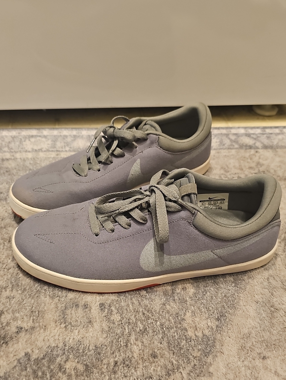 Nike Men’s Low-Top Sneakers in Light Gray